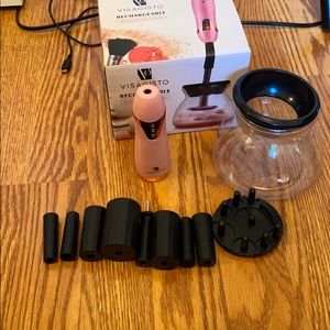 Makeup brush cleaner